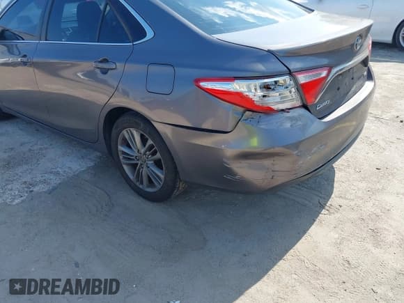 ✅ 2015 Toyota Camry SE • VIN: 4T1BF1FK1FU068584 • Lot: 43679051. Wystawiony na IAAI z przebiegiem 217 835 mil. Bezpłatny archiwum sprzedaży aukcyjnych z USA i szczegółowy raport historii pojazdu na DreamBid. Zdjęcie 6.