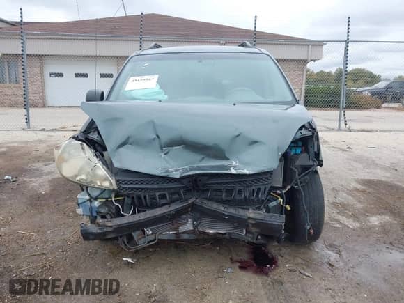 2005 Toyota Sienna LE z VIN 5TDZA23C75S363339, wystawiony jako IAAI lot #43459567 z przebiegiem 184 187 mil mil oraz . Historia ofert i sprzedaży dostępna na DreamBid. Obrazek 6.