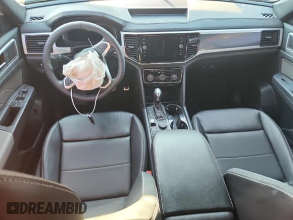 ✅ 2022 Volkswagen Atlas SEL R-Line • VIN: 1V2SE2CA9NC221482 • Lot: 68202605. Listed on Copart with Not provided. Free auction sales archive from the USA and detailed vehicle history report at DreamBid. Image 8.