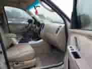 2005 Mercury Mariner Luxury z VIN 4M2YU56175DJ10333, wystawiony jako IAAI lot #41644749 z przebiegiem 174 477 mil mil oraz . Historia ofert i sprzedaży dostępna na DreamBid. Obrazek 5.