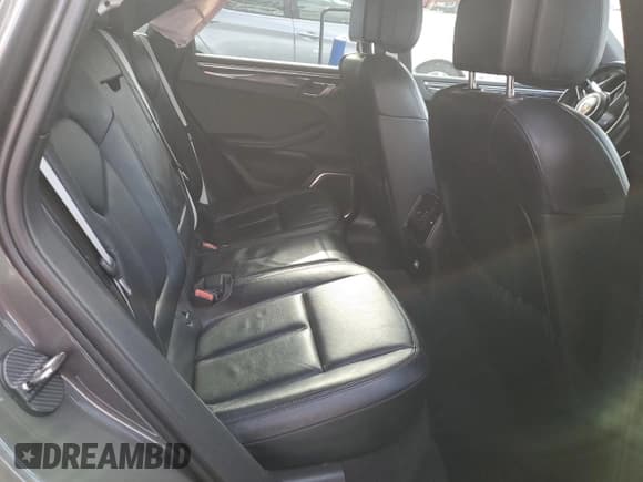 ✅ 2015 Porsche Macan S • VIN: WP1AB2A55FLB50194 • Lot: 82753895. Listed on Copart with Not provided. Free auction sales archive from the USA and detailed vehicle history report at DreamBid. Image 11.