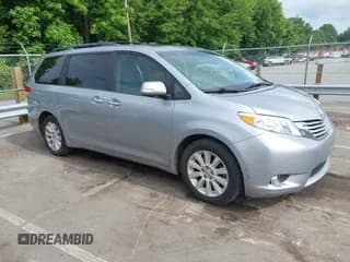 ✅ 2013 Toyota Sienna XLE • VIN: 5TDDK3DC3DS054803 • Lot: 42389252. Wystawiony na IAAI z przebiegiem 185 843 mil. Bezpłatny archiwum sprzedaży aukcyjnych z USA i szczegółowy raport historii pojazdu na DreamBid. Zdjęcie 1.