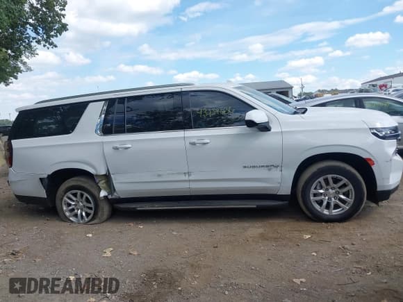 ✅ 2022 Chevrolet Suburban LT • VIN: 1GNSKCKD3NR165507 • Lot: 43139036. Listed on IAAI with 107,653 mi. Free auction sales archive from the USA and detailed vehicle history report at DreamBid. Image 6.