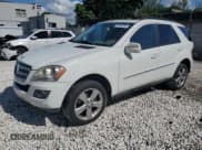 ✅ 2009 Mercedes-Benz M 350 • VIN: 4JGBB86E29A496765 • Lot: 90928245. Wystawiony na Copart z przebiegiem 125 970 mil. Bezpłatny archiwum sprzedaży aukcyjnych z USA i szczegółowy raport historii pojazdu na DreamBid. Zdjęcie 1.