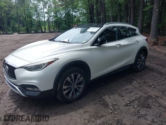 ✅ 2018 Infiniti QX30 Premium • VIN: SJKCH5CR0JA056185 • Lot: 42759077. Wystawiony na IAAI z przebiegiem 100 163 mil. Bezpłatny archiwum sprzedaży aukcyjnych z USA i szczegółowy raport historii pojazdu na DreamBid. Zdjęcie 17.