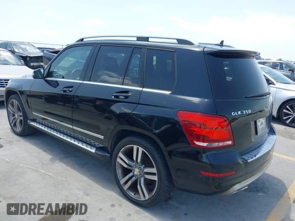 ✅ 2013 Mercedes-Benz GLK 350 • VIN: WDCGG5HBXDG051431 • Lot: 42533464. Listed on IAAI with 151,514 mi. Free auction sales archive from the USA and detailed vehicle history report at DreamBid. Image 3.