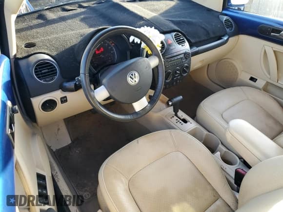 ✅ 2007 Volkswagen Beetle • VIN: 3VWSF31Y47M400970 • Lot: 75427664. Listed on Copart with 67,318 mi. Free auction sales archive from the USA and detailed vehicle history report at DreamBid. Image 8.