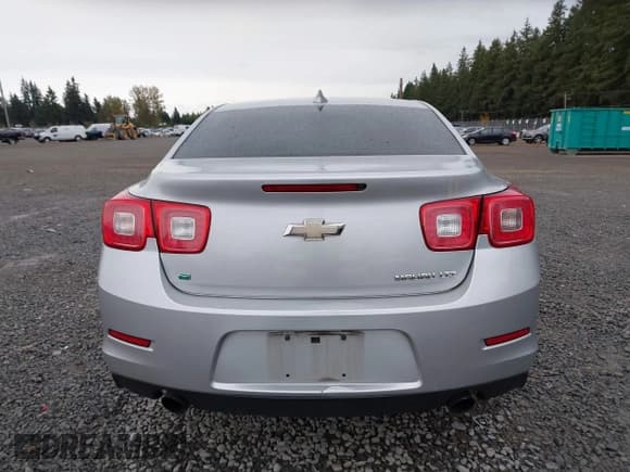 ✅ 2015 Chevrolet Malibu LTZ • VIN: 1G11F5SL3FF282110 • Lot: 43516279. Listed on IAAI with 131,961 mi. Free auction sales archive from the USA and detailed vehicle history report at DreamBid. Image 16.