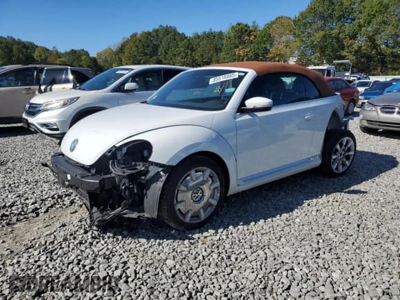 ✅ 2019 Volkswagen Beetle S • VIN: 3VW5DAAT0KM510659 • Lot: 85518885. Wystawiony na Copart z przebiegiem 100 077 mil. Bezpłatny archiwum sprzedaży aukcyjnych z USA i szczegółowy raport historii pojazdu na DreamBid. Zdjęcie 1.