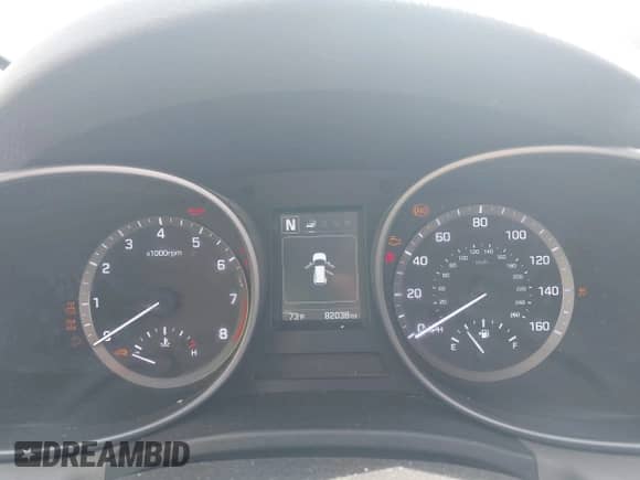 2018 Hyundai Santa Fe 2.4L z VIN 5NMZUDLB6JH078395, wystawiony jako IAAI lot #43277067 z przebiegiem 82 038 mil mil oraz . Historia ofert i sprzedaży dostępna na DreamBid. Obrazek 7.