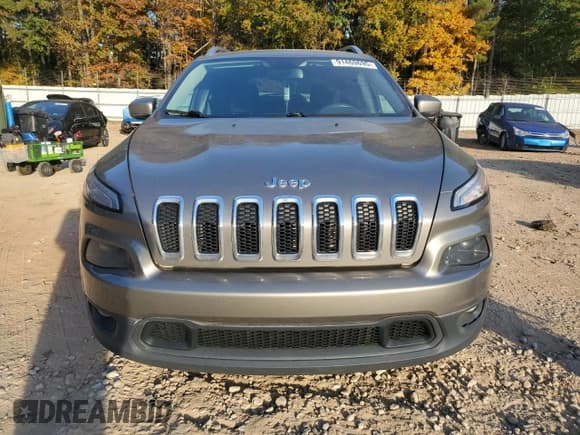 ✅ 2018 Jeep Cherokee Latitude • VIN: 1C4PJLCB7JD596616 • Lot: 91469695. Wystawiony na Copart z przebiegiem 181 426 mil. Bezpłatny archiwum sprzedaży aukcyjnych z USA i szczegółowy raport historii pojazdu na DreamBid. Zdjęcie 5.