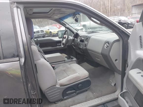 ✅ 2004 Ford F-150 XLT • VIN: 1FTPX14504NC61997 • Lot: 43700277. Listed on IAAI with 280,131 mi. Free auction sales archive from the USA and detailed vehicle history report at DreamBid. Image 5.