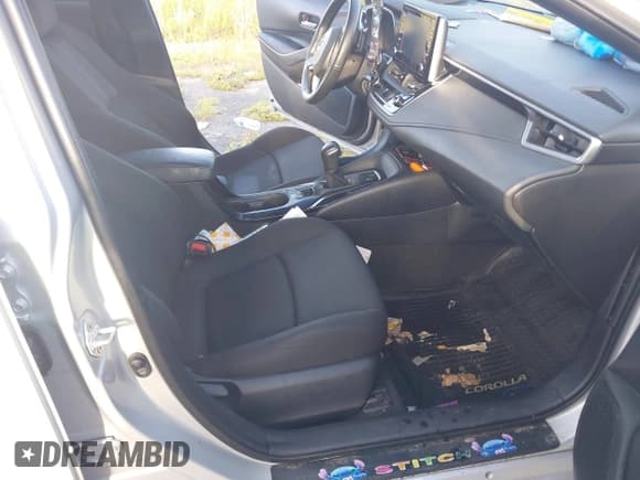 ✅ 2020 Toyota Corolla SE • VIN: 5YFS4RCE3LP035389 • Lot: 40479433. Listed on IAAI with 90,030 mi. Free auction sales archive from the USA and detailed vehicle history report at DreamBid. Image 5.