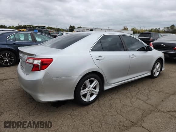 ✅ 2012 Toyota Camry LE • VIN: 4T1BF1FK8CU612056 • Lot: 82143635. Listed on Copart with 126,074 mi. Free auction sales archive from the USA and detailed vehicle history report at DreamBid. Image 3.