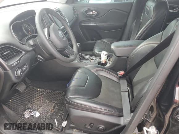 ✅ 2022 Jeep Cherokee Trailhawk • VIN: 1C4PJMBX7ND517731 • Lot: 69836665. Wystawiony na Copart z przebiegiem Nie podano. Bezpłatny archiwum sprzedaży aukcyjnych z USA i szczegółowy raport historii pojazdu na DreamBid. Zdjęcie 7.