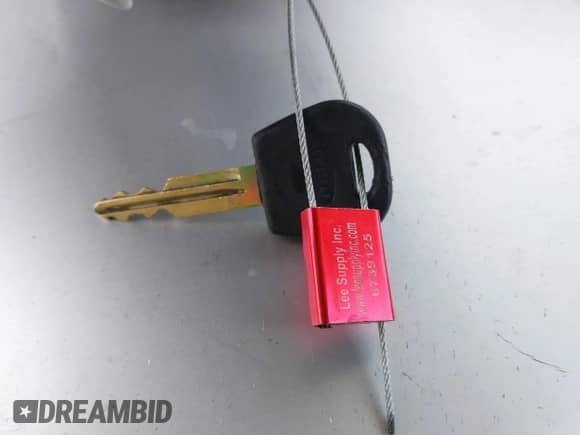 2006 Chevrolet Aveo LS z VIN KL1TD56696B543863, wystawiony jako IAAI lot #41446969 z przebiegiem 222 866 mil mil oraz . Historia ofert i sprzedaży dostępna na DreamBid. Obrazek 11.