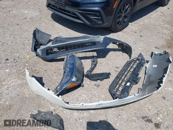 ✅ 2018 Honda CR-V LX • VIN: 2HKRW5H39JH418322 • Lot: 43158350. Listed on IAAI with 165,769 mi. Free auction sales archive from the USA and detailed vehicle history report at DreamBid. Image 12.