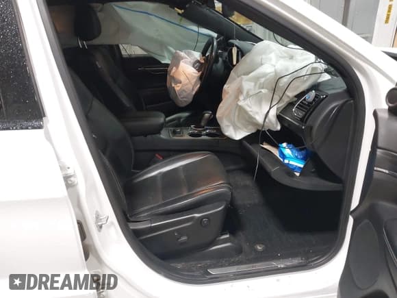 ✅ 2021 Jeep Grand Cherokee Limited • VIN: 1C4RJFBG1MC856431 • Лот: 43133253. Опубликован ранее на IAAI с пробегом 25 088 миль. Бесплатный доступ к архиву аукционных продаж из США и подробный отчёт об истории автомобиля на DreamBid. Изображение 5.