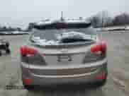 ✅ 2010 Hyundai Tucson GLS • VIN: KM8JUCAC8AU061105 • Lot: 52036975. Wystawiony na Copart z przebiegiem 141 902 mil mil. Skorzystaj z bezpłatnego archiwum sprzedaży aukcyjnych z USA i zobacz szczegółowy raport historii pojazdu na DreamBid. Zdjęcie 6.