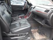 ✅ 2008 Cadillac Escalade ESV • VIN: 1GYFK66828R106598 • Lot: 42327655. Listed on IAAI with 232,437 mi. Free auction sales archive from the USA and detailed vehicle history report at DreamBid. Image 5.