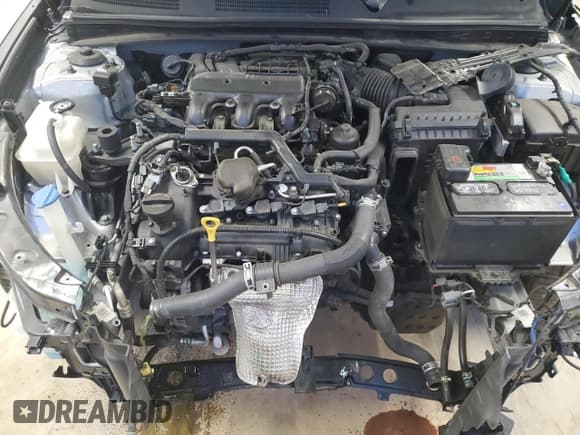 ✅ 2016 Hyundai Azera • VIN: KMHFG4JG9GA555201 • Lot: 93255545. Listed on Copart with 154,915 mi. Free auction sales archive from the USA and detailed vehicle history report at DreamBid. Image 11.