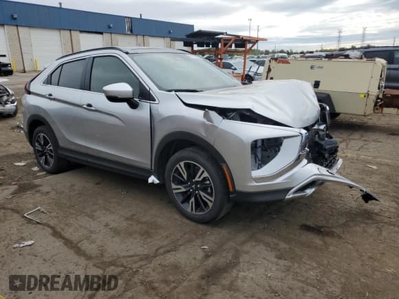 ✅ 2025 Mitsubishi Eclipse Cross SE • VIN: JA4ATWAA7SZ011379 • Lot: 86414075. Wystawiony na Copart z przebiegiem 17 338 mil. Bezpłatny archiwum sprzedaży aukcyjnych z USA i szczegółowy raport historii pojazdu na DreamBid. Zdjęcie 4.