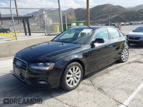 ✅ 2014 Audi A4 Premium • VIN: WAUAFAFL2EN023040 • Lot: 43686600. Wystawiony na IAAI z przebiegiem 148 763 mil. Bezpłatny archiwum sprzedaży aukcyjnych z USA i szczegółowy raport historii pojazdu na DreamBid. Zdjęcie 2.