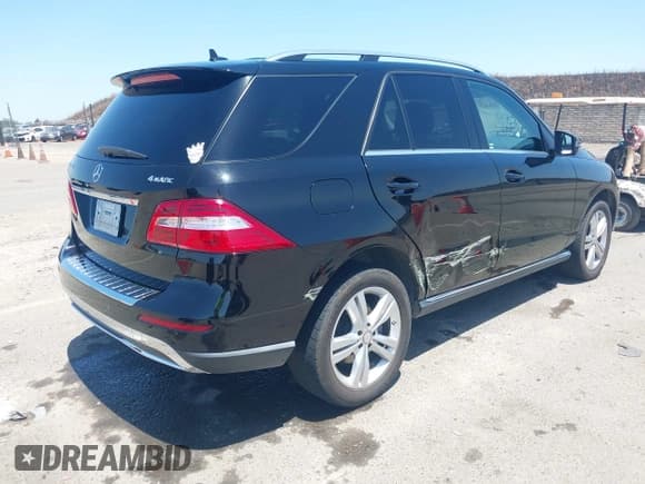 ✅ 2013 Mercedes-Benz M 350 • VIN: 4JGDA5HB2DA257089 • Lot: 42359223. Listed on IAAI with 142,650 mi. Free auction sales archive from the USA and detailed vehicle history report at DreamBid. Image 4.