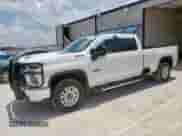 2021 Chevrolet Silverado 3500HD LT z VIN 1GC4YTEY5MF264828, wystawiony jako Copart lot #64197065 z przebiegiem Nie podano mil oraz Szkoda całkowita • Salvage title. Historia ofert i sprzedaży dostępna na DreamBid. Obrazek 1.