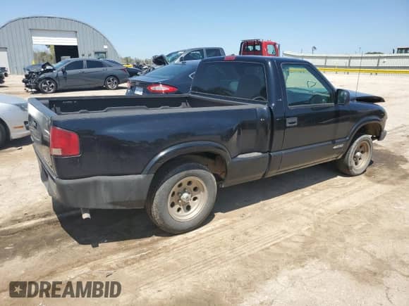 2002 Chevrolet S-10 LS с VIN 1GCCS145028114006, выставлен на аукционе Copart как лот 66010664 с пробегом 143 755 миль миль и Списание • Salvage title. История ставок и продаж доступна на DreamBid. Изображение 3.