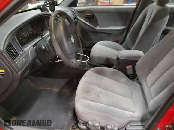 2004 Hyundai Elantra GLS с VIN KMHDN46D94U792549, выставлен на аукционе Copart как лот 85385134 с пробегом 79 308 миль миль и Чистый • Clean title. История ставок и продаж доступна на DreamBid. Изображение 7.
