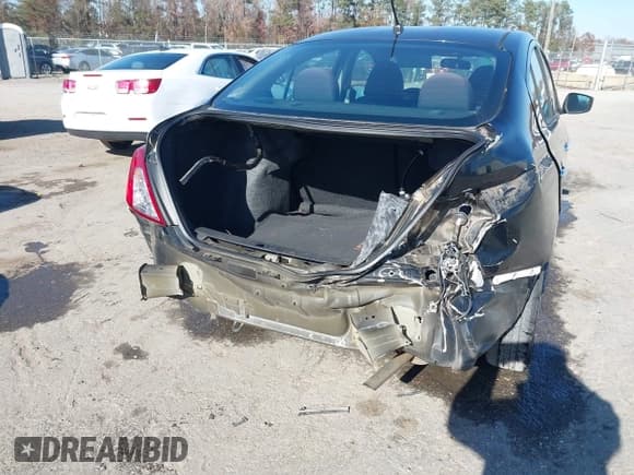 ✅ 2015 Nissan Versa S Plus • VIN: 3N1CN7AP4FL862512 • Лот: 43657572. Опубликован ранее на IAAI с пробегом 151 907 миль. Бесплатный доступ к архиву аукционных продаж из США и подробный отчёт об истории автомобиля на DreamBid. Изображение 6.