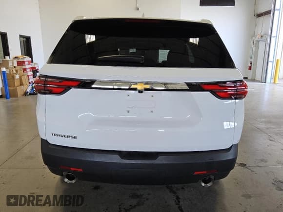 ✅ 2023 Chevrolet Traverse LS • VIN: 1GNERFKW7PJ231053 • Lot: 68473214. Wystawiony na Copart z przebiegiem 37 012 mil. Bezpłatny archiwum sprzedaży aukcyjnych z USA i szczegółowy raport historii pojazdu na DreamBid. Zdjęcie 6.