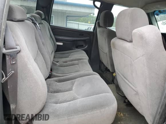 2005 Chevrolet Silverado 2500HD LT с VIN 1GCHK23205F844372, выставлен на аукционе Copart как лот 58010745 с пробегом 247 138 миль миль и Списание • Salvage title. История ставок и продаж доступна на DreamBid. Изображение 10.