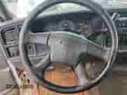 2005 Chevrolet Silverado 1500 Z71 z VIN 2GCEK13T951336589, wystawiony jako IAAI lot #43296280 z przebiegiem 212 659 mil mil oraz . Historia ofert i sprzedaży dostępna na DreamBid. Obrazek 1.