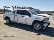 ✅ 2020 Chevrolet Silverado 1500 Custom • VIN: 1GCRWBEF1LZ102082 • Lot: 73054144. Wystawiony na Copart z przebiegiem 63 443 mil. Bezpłatny archiwum sprzedaży aukcyjnych z USA i szczegółowy raport historii pojazdu na DreamBid. Zdjęcie 4.