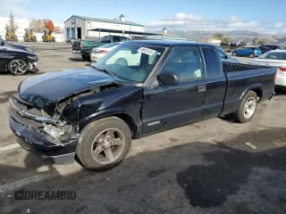 ✅ 2003 Chevrolet S-10 LS • VIN: 1GCCS19X738104133 • Лот: 86405184. Опубликован ранее на Copart с пробегом 53 955 миль. Бесплатный доступ к архиву аукционных продаж из США и подробный отчёт об истории автомобиля на DreamBid. Изображение 1.