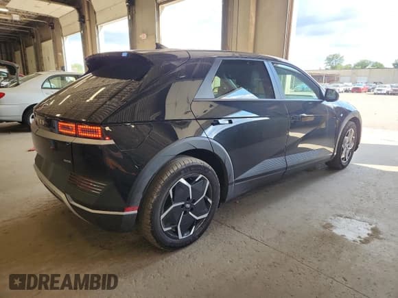 ✅ 2023 Hyundai Ioniq 5 SEL • VIN: KM8KNDAF6PU177252 • Lot: 70233435. Listed on Copart with 25,721 mi. Free auction sales archive from the USA and detailed vehicle history report at DreamBid. Image 3.