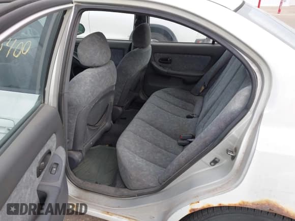 ✅ 2001 Hyundai Elantra GLS • VIN: KMHDN45D51U054762 • Lot: 43640400. Listed on IAAI with 213,721 mi. Free auction sales archive from the USA and detailed vehicle history report at DreamBid. Image 8.