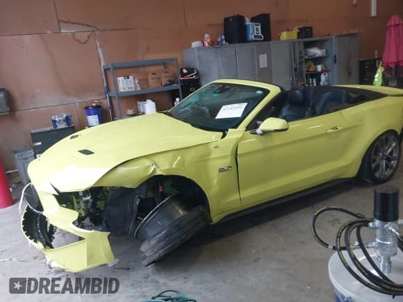 ✅ 2021 Ford Mustang GT Premium • VIN: 1FATP8FF7M5133484 • Lot: 42342291. Wystawiony na IAAI z przebiegiem 58 872 mil. Bezpłatny archiwum sprzedaży aukcyjnych z USA i szczegółowy raport historii pojazdu na DreamBid. Zdjęcie 2.
