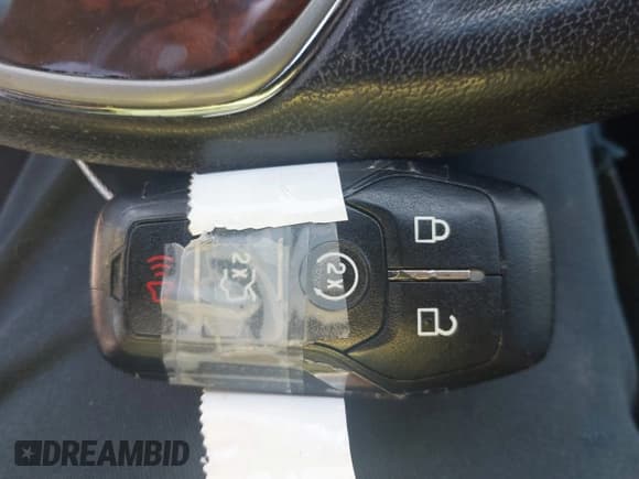 ✅ 2014 Lincoln MKZ • VIN: 3LN6L2G90ER820034 • Lot: 42812620. Listed on IAAI with 199,399 mi. Free auction sales archive from the USA and detailed vehicle history report at DreamBid. Image 11.