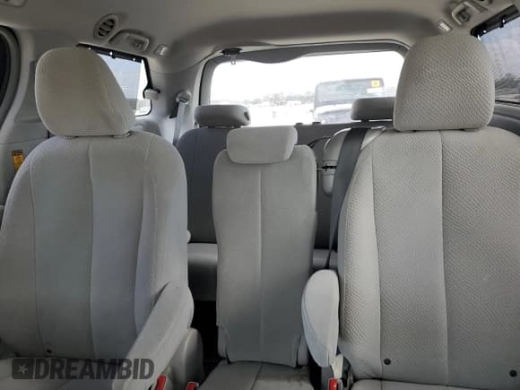 ✅ 2014 Toyota Sienna LE AAS • VIN: 5TDKK3DCXES468654 • Lot: 86662125. Wystawiony na Copart z przebiegiem 133 759 mil. Bezpłatny archiwum sprzedaży aukcyjnych z USA i szczegółowy raport historii pojazdu na DreamBid. Zdjęcie 10.