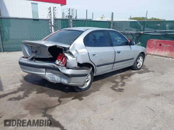 ✅ 2005 Hyundai Elantra GLS • VIN: KMHDN46D45U028030 • Lot: 42071399. Wystawiony na IAAI z przebiegiem 111 048 mil. Bezpłatny archiwum sprzedaży aukcyjnych z USA i szczegółowy raport historii pojazdu na DreamBid. Zdjęcie 4.