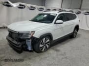 ✅ 2025 Volkswagen Atlas SE • VIN: 1V2HR2CA4SC538015 • Лот: 89688645. Опубликован ранее на Copart с пробегом 20 484 миль. Бесплатный доступ к архиву аукционных продаж из США и подробный отчёт об истории автомобиля на DreamBid. Изображение 1.