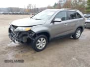 ✅ 2011 Kia Sorento LX • VIN: 5XYKT3A17BG178493 • Lot: 43705648. Wystawiony na IAAI z przebiegiem 183 185 mil. Bezpłatny archiwum sprzedaży aukcyjnych z USA i szczegółowy raport historii pojazdu na DreamBid. Zdjęcie 20.