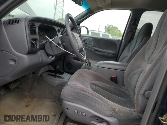 ✅ 2000 Dodge Durango • VIN: 1B4HS28N7YF287898 • Lot: 58996215. Wystawiony na Copart z przebiegiem 135 442 mil. Bezpłatny archiwum sprzedaży aukcyjnych z USA i szczegółowy raport historii pojazdu na DreamBid. Zdjęcie 7.