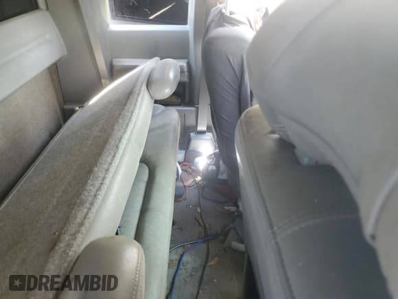 ✅ 1998 GMC Sierra 1500 • VIN: 2GTEK19R7W1505120 • Лот: 71555485. Опубликован ранее на Copart с пробегом Не указан. Бесплатный доступ к архиву аукционных продаж из США и подробный отчёт об истории автомобиля на DreamBid. Изображение 10.