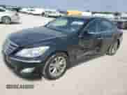 2013 Hyundai Genesis 3.8L z VIN KMHGC4DD1DU243014, wystawiony jako Copart lot #76516354 z przebiegiem 152 482 mil mil oraz Szkoda całkowita • Salvage title. Historia ofert i sprzedaży dostępna na DreamBid. Obrazek 1.