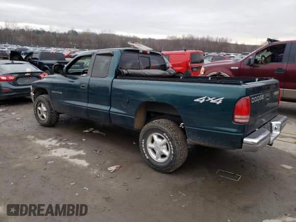 ✅ 1997 Dodge Dakota • VIN: 1B7GG23XXVS260724 • Lot: 81040004. Wystawiony na Copart z przebiegiem Nie podano. Bezpłatny archiwum sprzedaży aukcyjnych z USA i szczegółowy raport historii pojazdu na DreamBid. Zdjęcie 2.