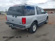 ✅ 1998 Ford Expedition XLT • VIN: 1FMPU18LXWLB92425 • Lot: 43325275. Wystawiony na IAAI z przebiegiem 180 023 mil. Bezpłatny archiwum sprzedaży aukcyjnych z USA i szczegółowy raport historii pojazdu na DreamBid. Zdjęcie 4.